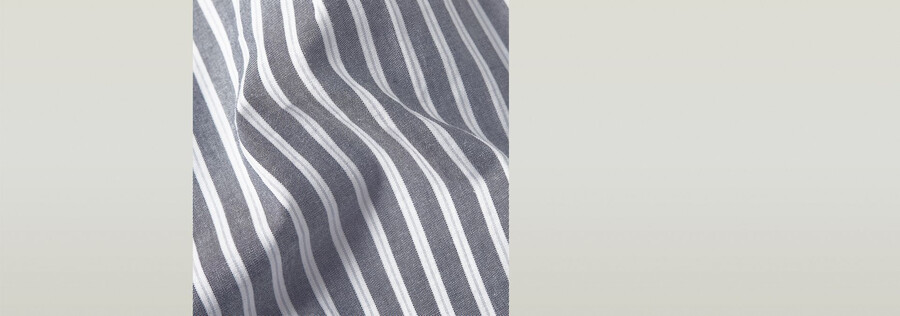 camisa regular de un bolsillo de manga larga