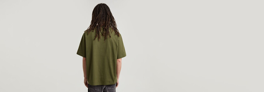 camiseta cuadrada con centro de pecho