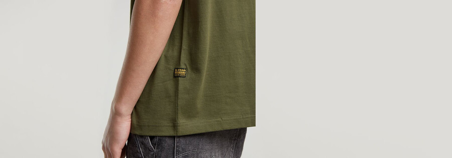 camiseta cuadrada con centro de pecho