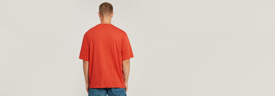 camiseta cuadrada con centro de pecho