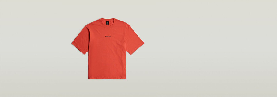 camiseta cuadrada con centro de pecho