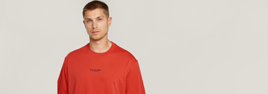 camiseta cuadrada con centro de pecho