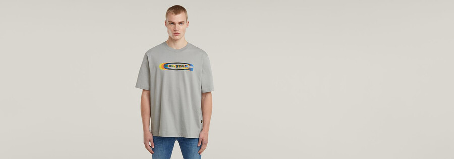 camiseta cuadrada con el logotipo de la vieja escuela y cambio de color