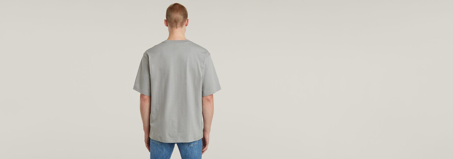 camiseta cuadrada con el logotipo de la vieja escuela y cambio de color