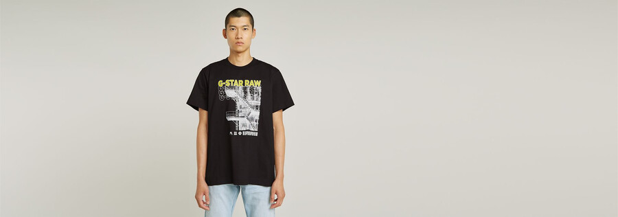 camiseta holgada con gráfico de escaleras