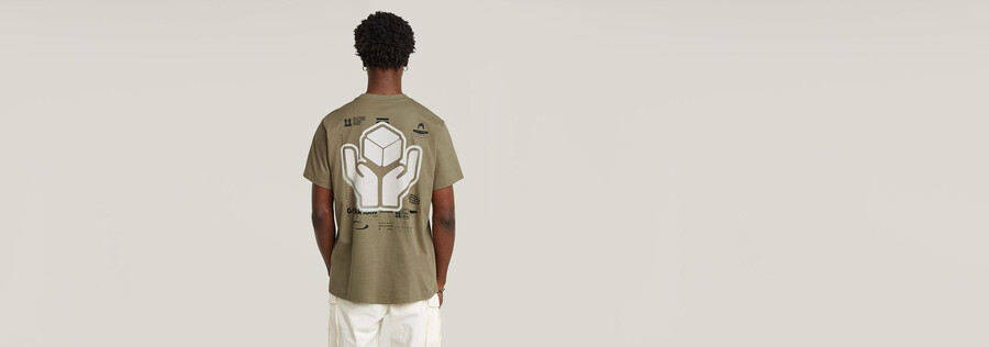 camiseta holgada con gráfico en la espalda