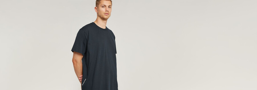 camiseta holgada con detalle de costura