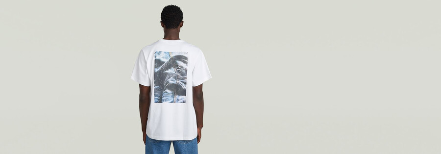 camiseta holgada con estampado fotográfico en la espalda