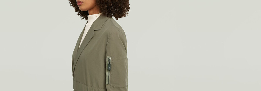 blazer con cinturón