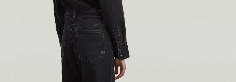 mono de pierna ancha estilo western